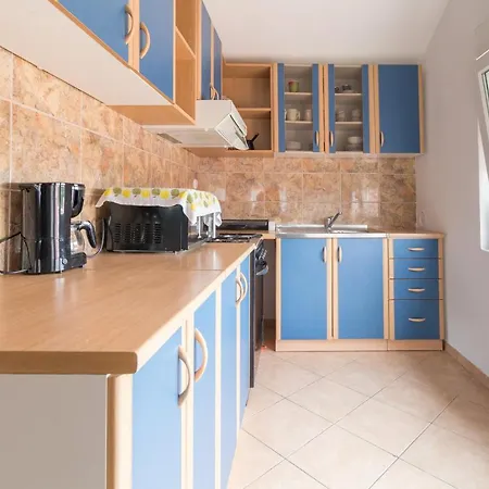 Apartment Nikol With Big Garden And Terrace - By Ta Leut Agency Apartmán *