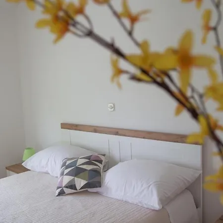 Apartment Nikol With Big Garden And Terrace - By Ta Leut Agency Apartmán *