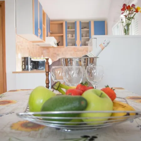 Apartment Nikol With Big Garden And Terrace - By Ta Leut Agency